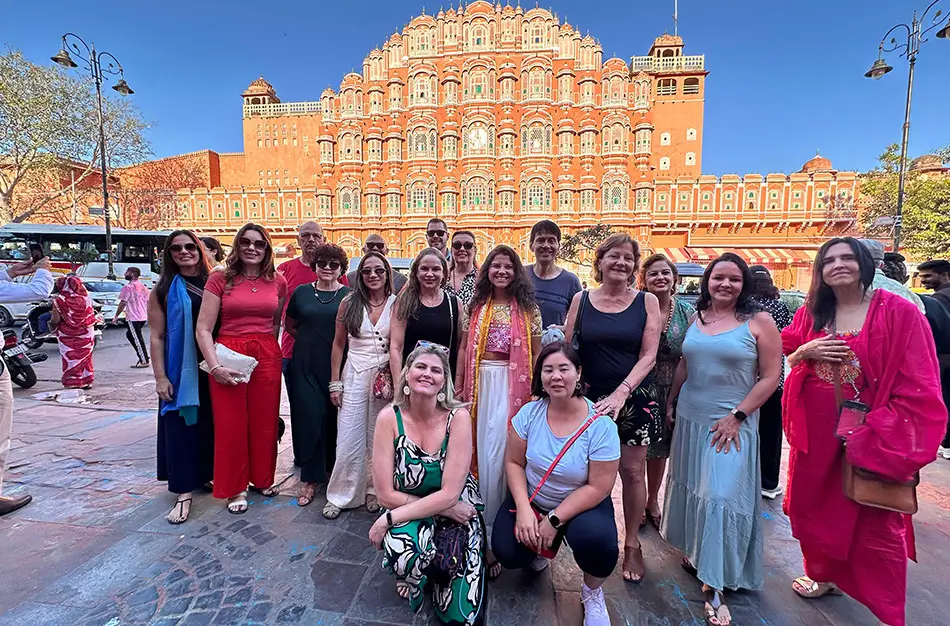 Best Private Shopping Tours in Jaipur for Authentic Handicrafts and Souvenirs