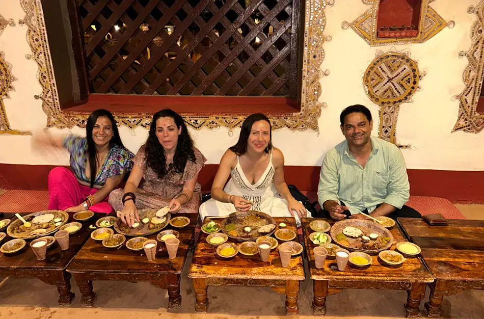 Tailor-made luxury India tour featuring royal palaces, the Taj Mahal, private guides, luxury hotels, wildlife safaris, and personalized travel experiences.