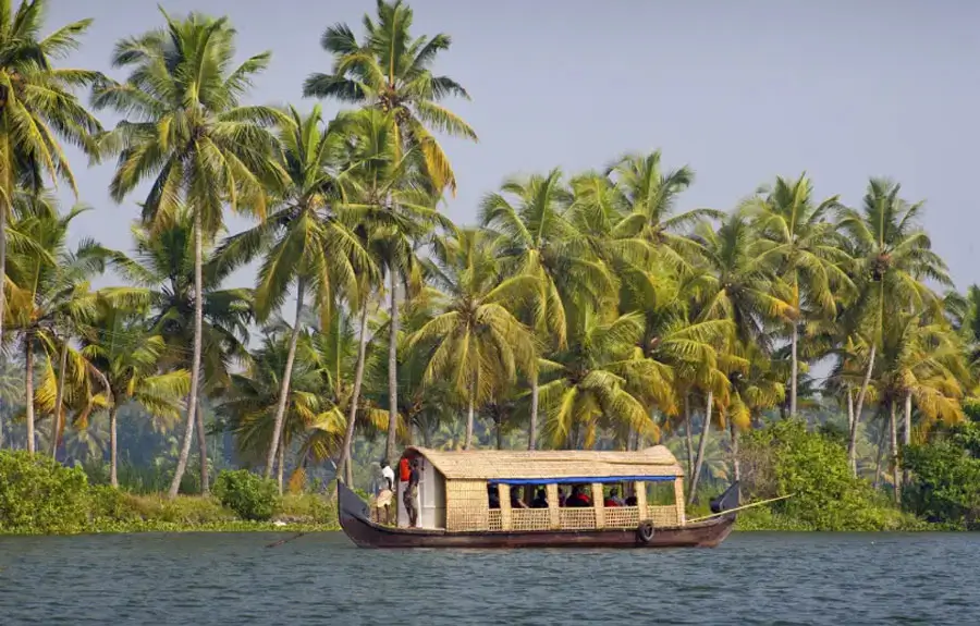 Exotic Kerala Tour with Hills Backwaters & Beaches | 9 Days